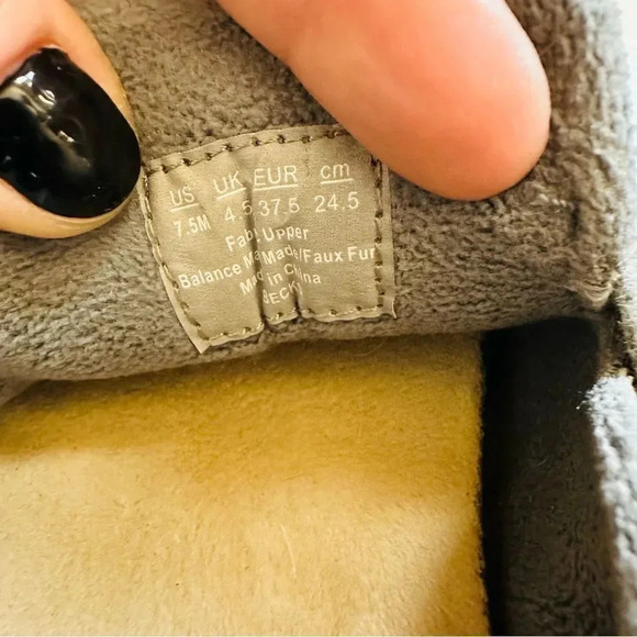 Naturalizer Becks Slip Ons - Picture 7 of 9